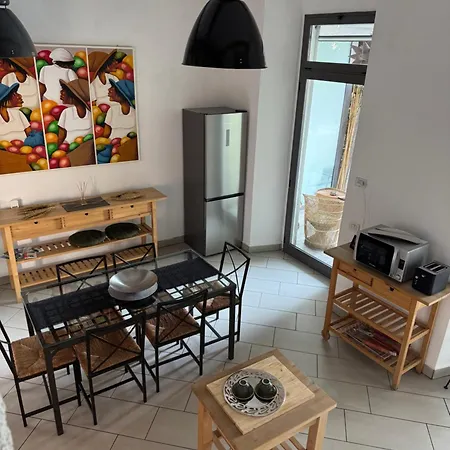 アパート Rest And Relax - On The *